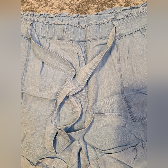 Aerie Light Denim Women's Elastic Waist Shorts - Picture 2 of 6